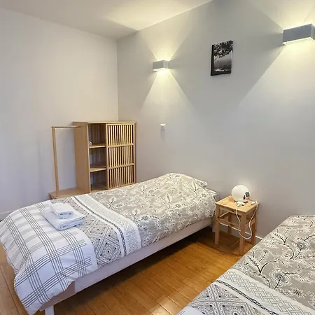 Superb Modern And Spacious Mathis Párizs