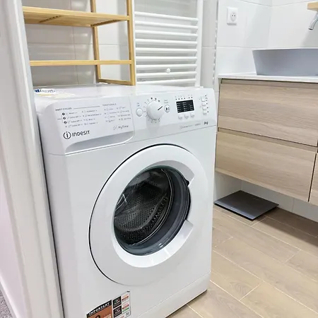 Superb Modern And Spacious Mathis Apartament